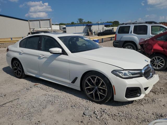 WBA73BJ09NWX76774 - 2022 BMW 540 XI WHITE photo 4