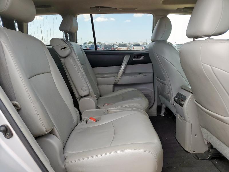 5TDZK3EH9BS044869 - 2011 TOYOTA HIGHLANDER BASE Сріблястий фото 11