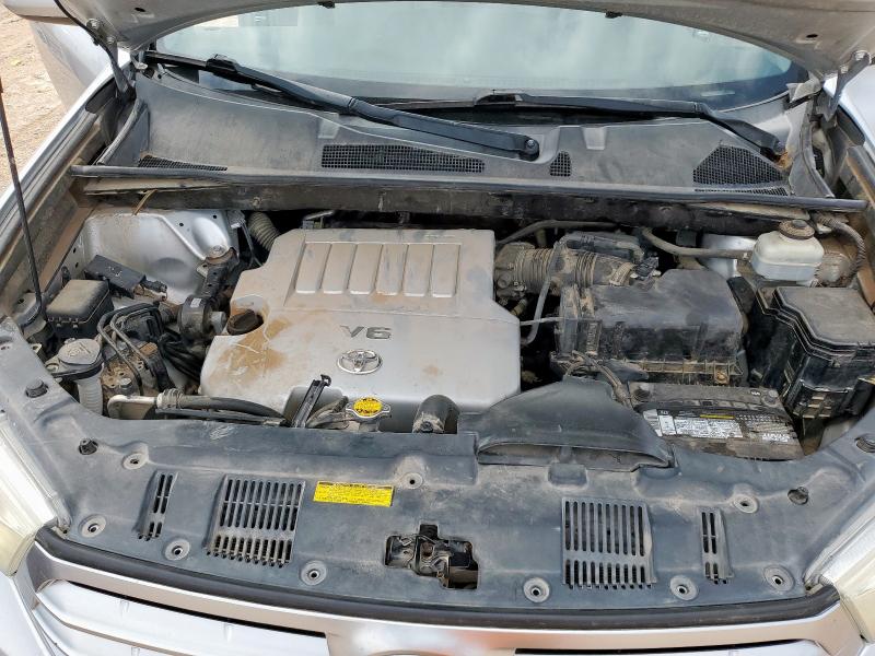 5TDZK3EH9BS044869 - 2011 TOYOTA HIGHLANDER BASE Сріблястий фото 12