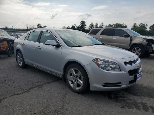 1G1ZH57B49F117846 - 2009 CHEVROLET MALIBU 1LT SILVER photo 4