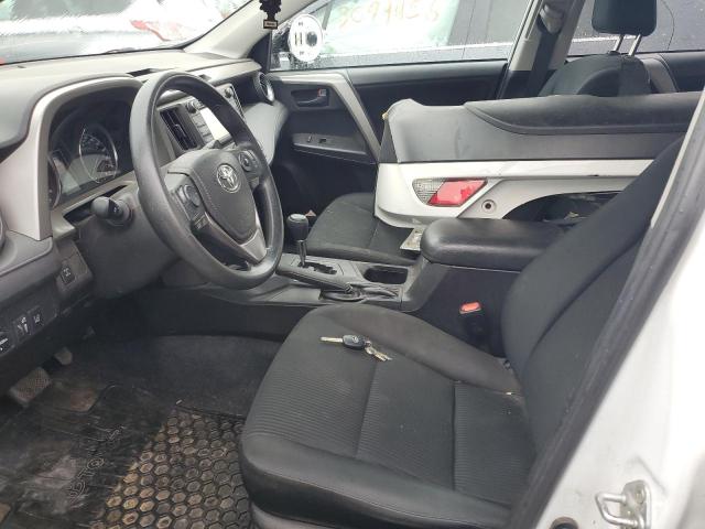 2T3BFREVXJW822060 - 2018 TOYOTA RAV4 LE WHITE photo 7