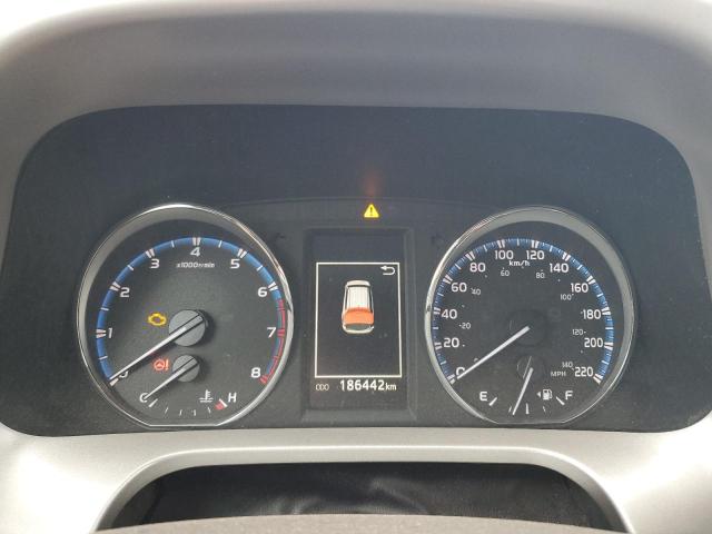 2T3BFREVXJW822060 - 2018 TOYOTA RAV4 LE WHITE photo 9