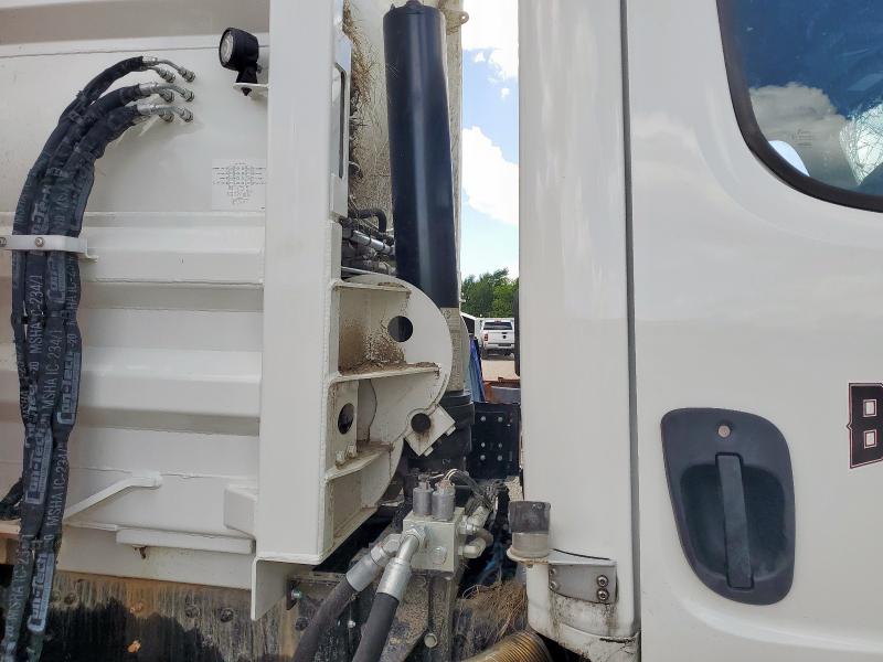 1FVHCYFE2SHVW4270 - 2025 FREIGHTLINER M2 106 MEDIUM DUTY WHITE photo 6