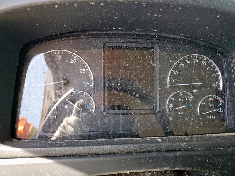 1FVHCYFE2SHVW4270 - 2025 FREIGHTLINER M2 106 MEDIUM DUTY WHITE photo 8