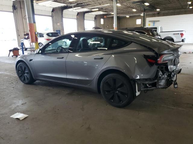 5YJ3E1EB3SF020598 - 2025 TESLA MODEL 3 灰色 照片 2