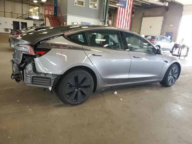 5YJ3E1EB3SF020598 - 2025 TESLA MODEL 3 灰色 照片 3