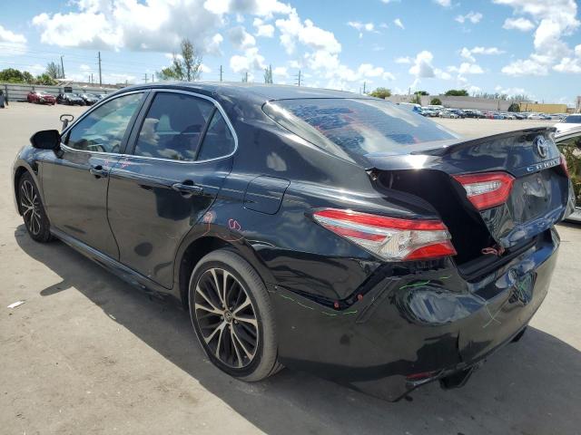 4T1B11HK7JU117906 - 2018 TOYOTA CAMRY L BLACK photo 2