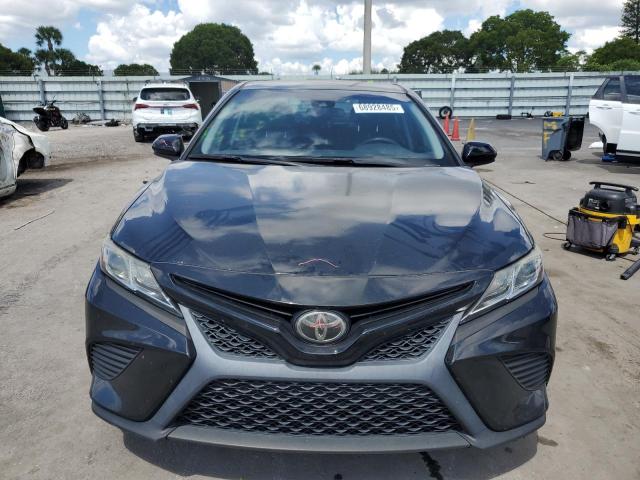 4T1B11HK7JU117906 - 2018 TOYOTA CAMRY L BLACK photo 5