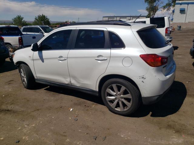 4A4AR4AU2DE020576 - 2013 MITSUBISHI OUTLANDER SE WHITE photo 2