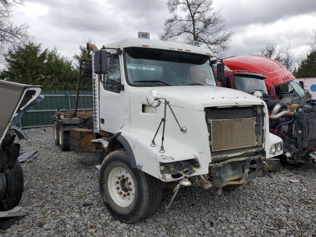 4V5KC9GF67N444799 - 2007 VOLVO VHD WHITE photo 1