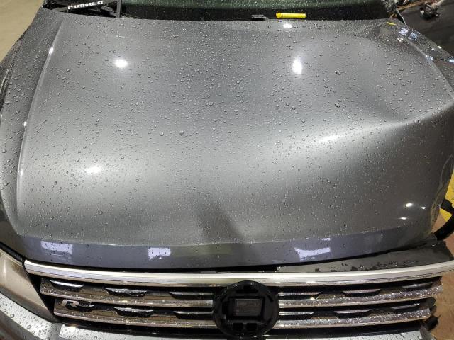 3VV2B7AX4JM218059 - 2018 VOLKSWAGEN TIGUAN SE ნაცრისფერი ფოტო 12