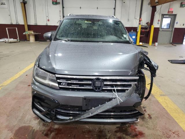3VV2B7AX4JM218059 - 2018 VOLKSWAGEN TIGUAN SE ნაცრისფერი ფოტო 5