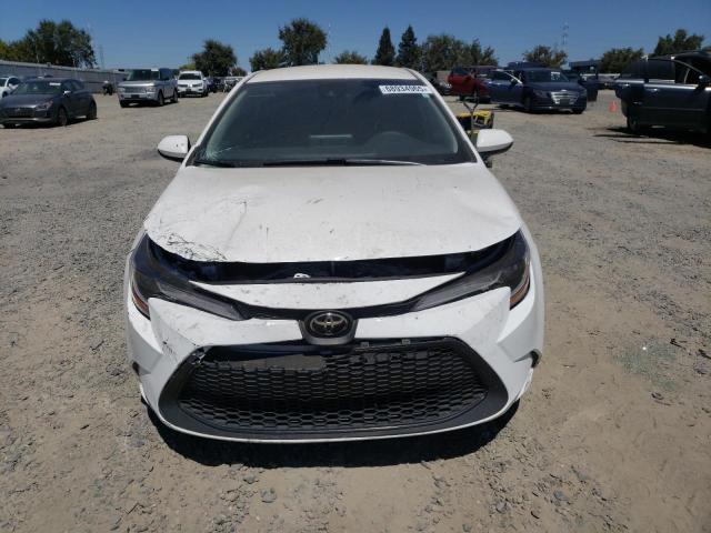 5YFEPMAE1NP300890 - 2022 TOYOTA COROLLA LE WHITE photo 5