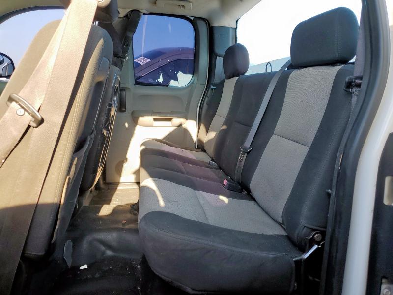 1GCHC29K38E174413 - 2008 CHEVROLET SILVERADO C2500 HEAVY DUTY WHITE photo 10