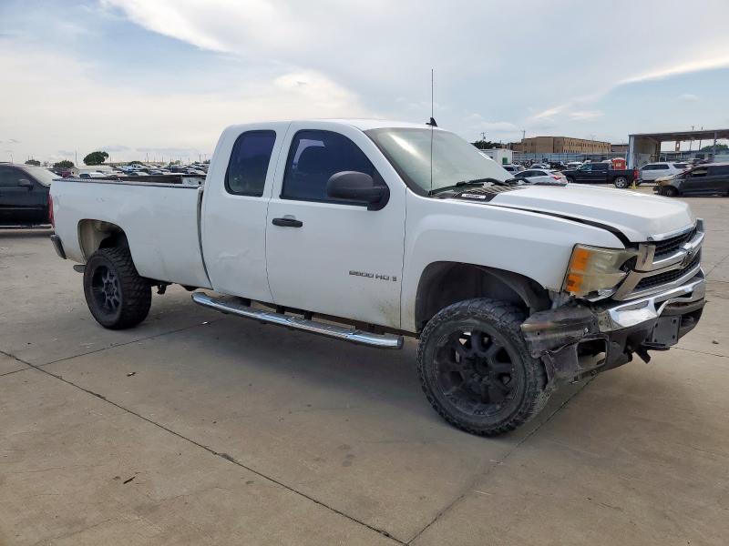 1GCHC29K38E174413 - 2008 CHEVROLET SILVERADO C2500 HEAVY DUTY WHITE photo 4