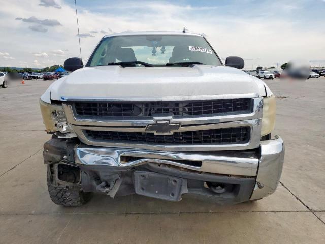 1GCHC29K38E174413 - 2008 CHEVROLET SILVERADO C2500 HEAVY DUTY WHITE photo 5