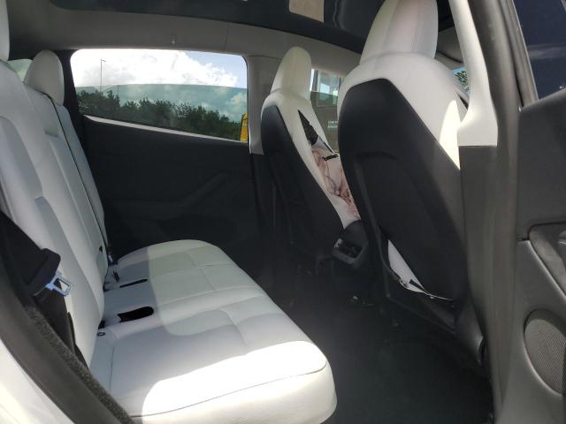 7SAYGDEFXRA291009 - 2024 TESLA MODEL Y 白色 照片 11