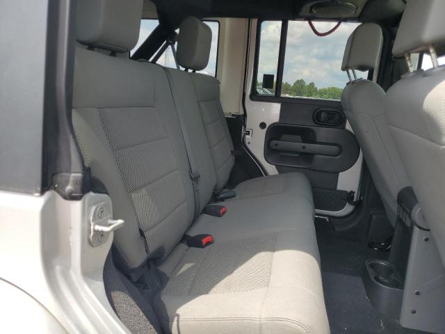 1J8GA59198L514081 - 2008 JEEP WRANGLER U SAHARA 银色 照片 11