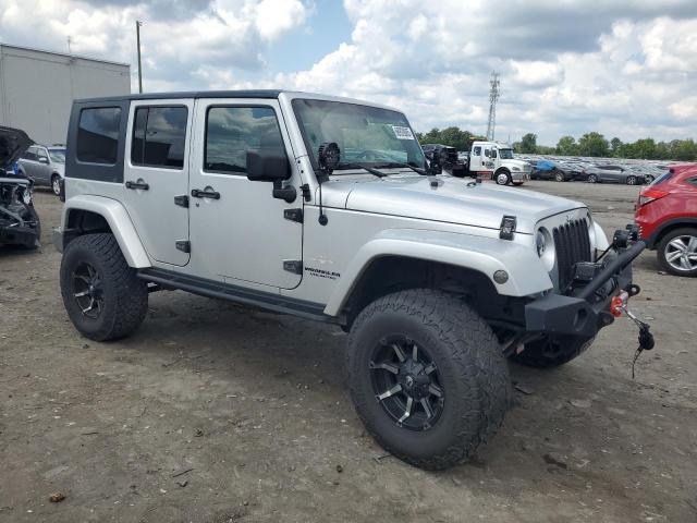 1J8GA59198L514081 - 2008 JEEP WRANGLER U SAHARA 银色 照片 4