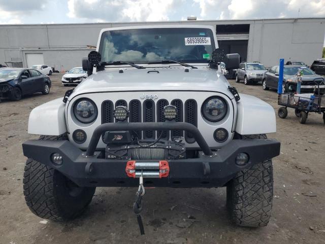 1J8GA59198L514081 - 2008 JEEP WRANGLER U SAHARA 银色 照片 5