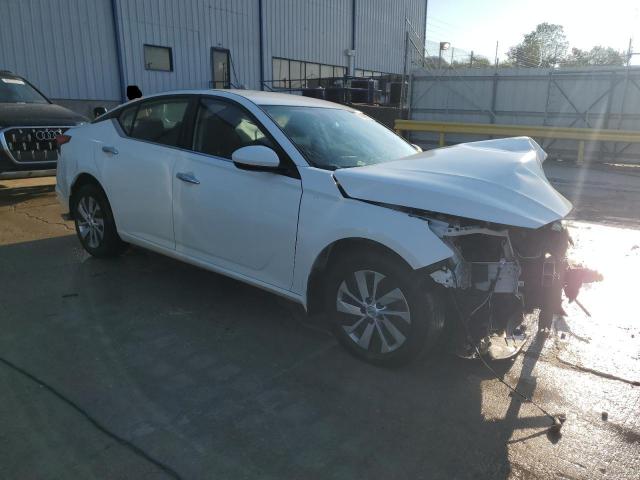 1N4BL4BW1KC237886 - 2019 NISSAN ALTIMA S WHITE photo 4