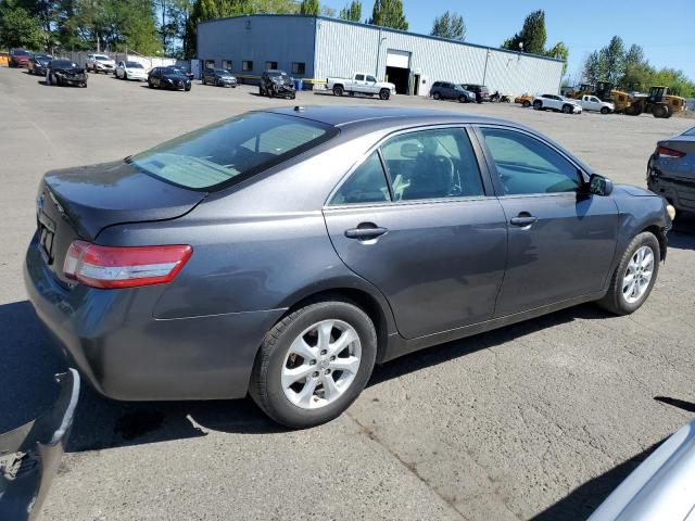 4T1BF3EK4BU133807 - 2011 TOYOTA CAMRY BASE Графитовый фото 3