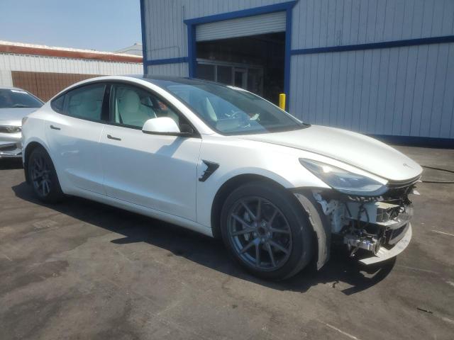 5YJ3E1EAXPF541011 - 2023 TESLA MODEL 3 白色 照片 4