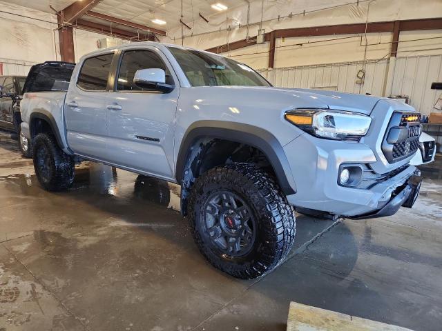 3TMCZ5AN6LM368257 - 2020 TOYOTA TACOMA DOUBLE CAB GRAY photo 4