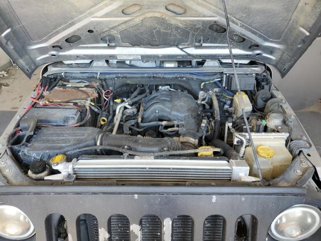 1C4HJWDG5DL668519 - 2013 JEEP WRANGLER U SPORT ვერცხლისფერი ფოტო 11