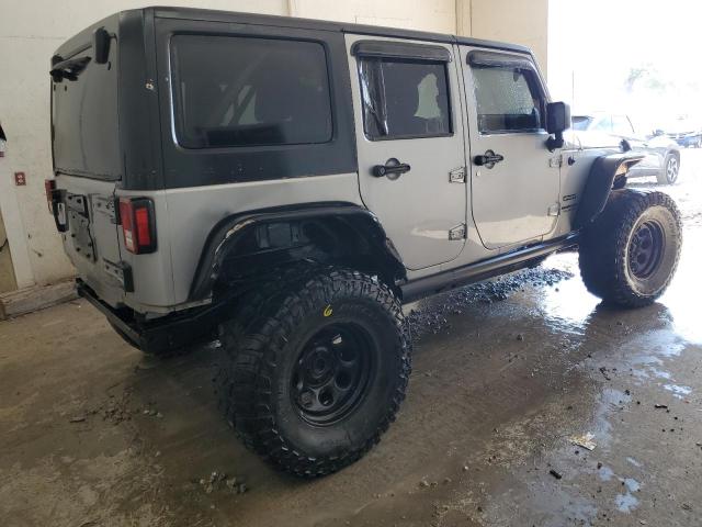 1C4HJWDG5DL668519 - 2013 JEEP WRANGLER U SPORT ვერცხლისფერი ფოტო 3