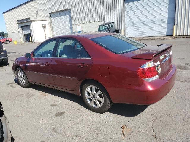 4T1BE30K95U400423 - 2005 TOYOTA CAMRY LE RED photo 2