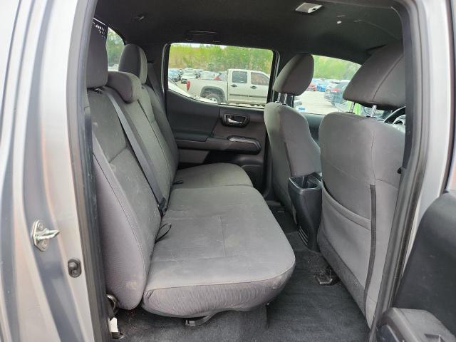 5TFCZ5AN2JX150081 - 2018 TOYOTA TACOMA DOUBLE CAB SILVER photo 10