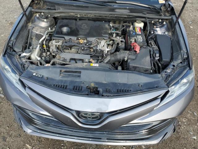 4T1B11HK9JU639338 - 2018 TOYOTA CAMRY L 灰色 照片 11