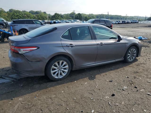4T1B11HK9JU639338 - 2018 TOYOTA CAMRY L 灰色 照片 3