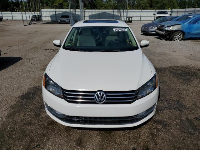 1VWBS7A35FC022407 - 2015 VOLKSWAGEN PASSAT SE WHITE photo 5