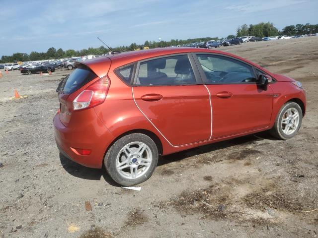 3FADP4EJ7JM136071 - 2018 FORD FIESTA SE Orange Foto 3