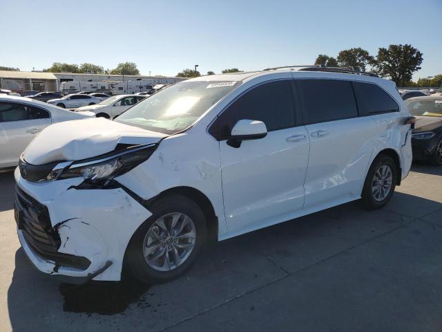 2024 TOYOTA SIENNA LE, 