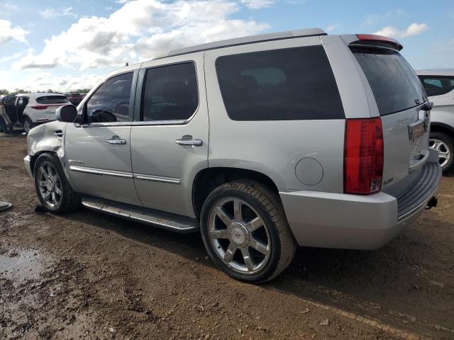 1GYUKBEF4AR186007 - 2010 CADILLAC ESCALADE LUXURY Argent photo 2