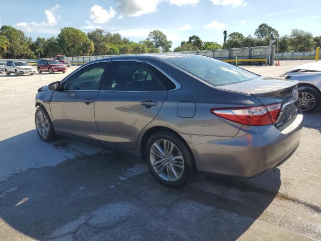 4T1BF1FKXHU728401 - 2017 TOYOTA CAMRY LE GRAY photo 2