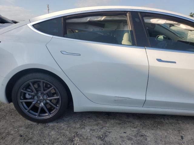 5YJ3E1EB9JF096762 - 2018 TESLA MODEL 3 Սպիտակ լուսանկար 10