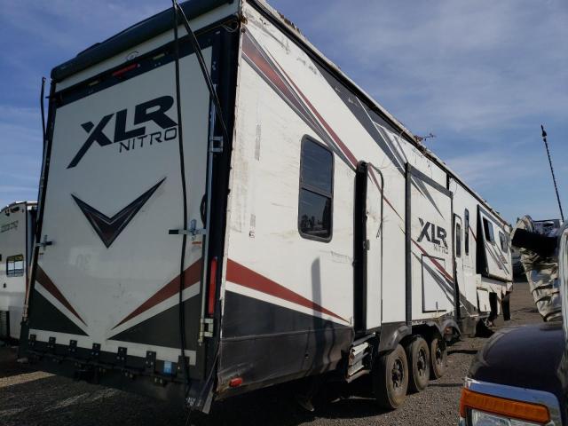 4X4FXL831MF167941 - 2021 XLR CAMPER TWO TONE photo 4