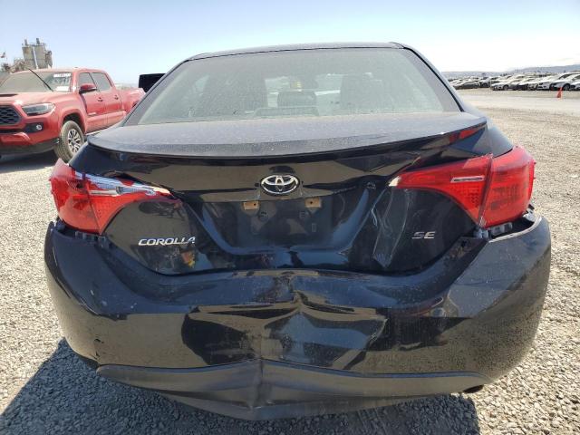 5YFBURHE4JP816878 - 2018 TOYOTA COROLLA L BLACK photo 6