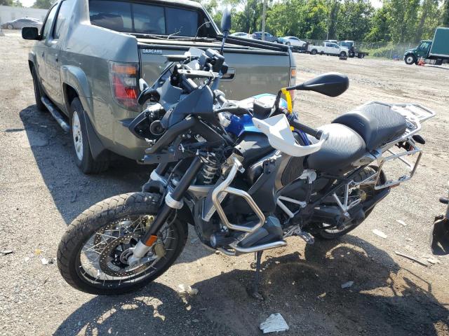 WB10M1304R6J64283 - 2024 BMW R 1250 GS ADVENTURE TWO TONE photo 3