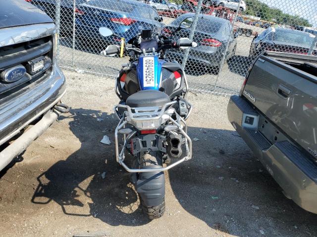 WB10M1304R6J64283 - 2024 BMW R 1250 GS ADVENTURE TWO TONE photo 6