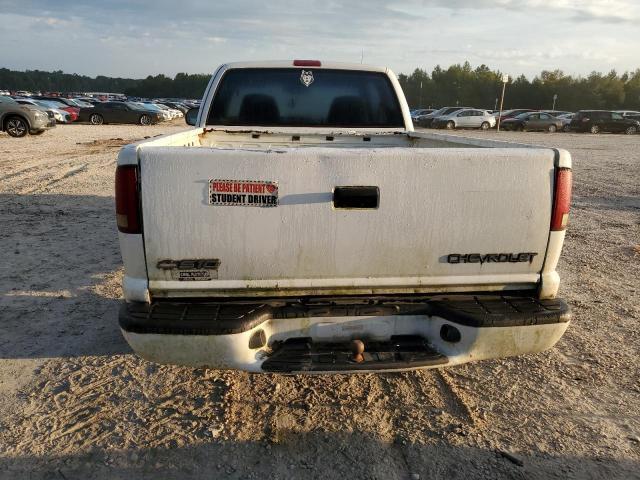 1GCCS19WX18221256 - 2001 CHEVROLET S TRUCK S10 WHITE photo 6