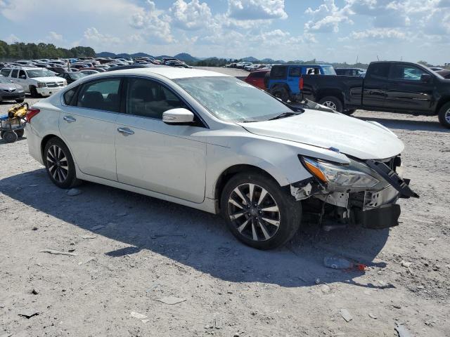 1N4AL3AP5HC156673 - 2017 NISSAN ALTIMA 2.5 白色 照片 4