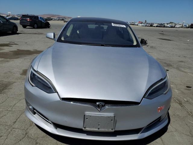 5YJSA1E21JF271352 - 2018 TESLA MODEL S SILVER photo 5