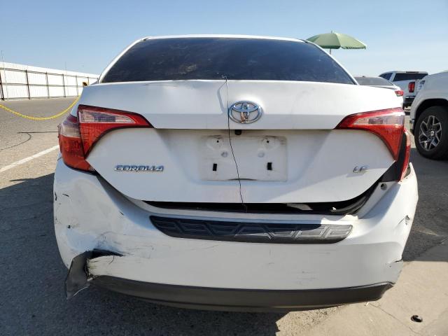 5YFBURHEXHP667788 - 2017 TOYOTA COROLLA L თეთრი ფოტო 6