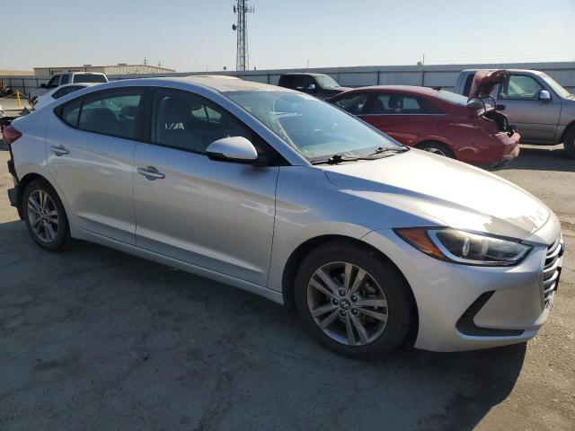 5NPD84LF9HH055868 - 2017 HYUNDAI ELANTRA SE SILVER photo 4