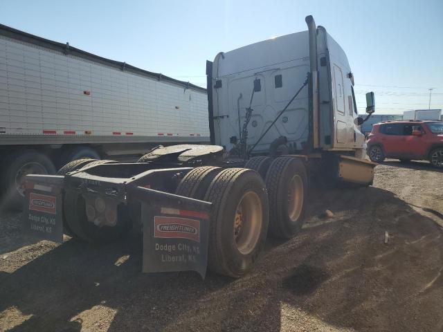 1FUJGLDRXCSBF7187 - 2012 FREIGHTLINER CASCADIA 1 WHITE photo 4